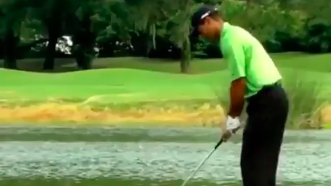 Did Tiger Woods break any golf rules in this CLASSIC TV advert?